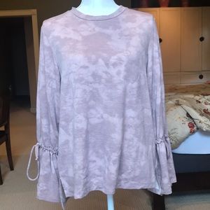 Francesca’s mauve marble bell sleeve top